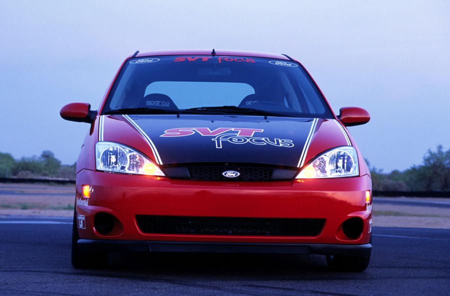  Ford Focus SVT 2003 года  (фото 2 из 7)